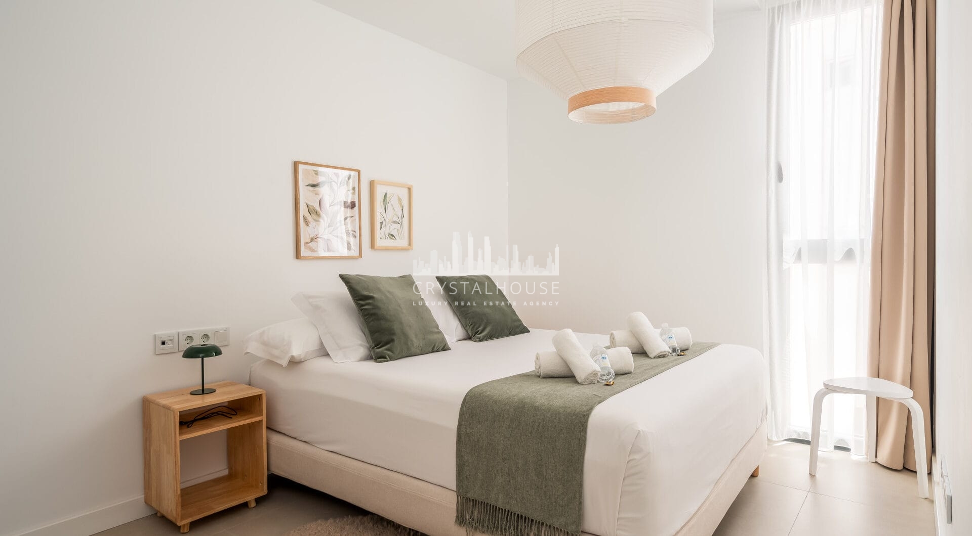 Contemporary 2-Bedroom Apartment with Balcony in Las Lagunas, Fuengirola