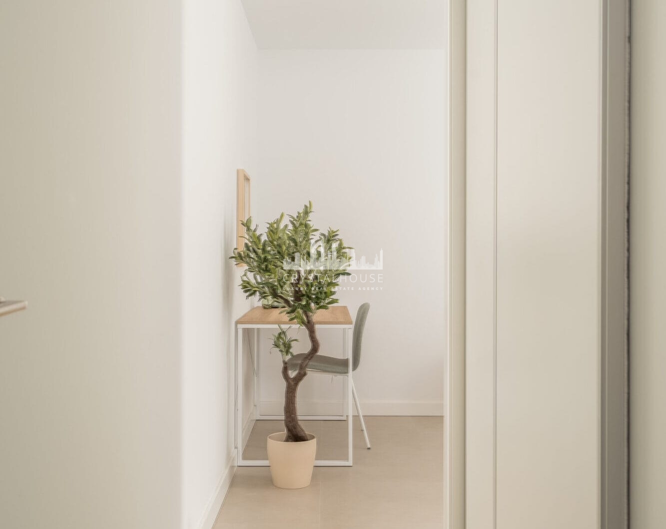 Contemporary 2-Bedroom Apartment with Balcony in Las Lagunas, Fuengirola