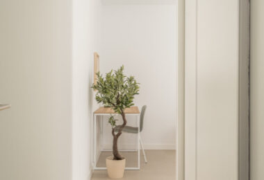 Contemporary 2-Bedroom Apartment with Balcony in Las Lagunas, Fuengirola