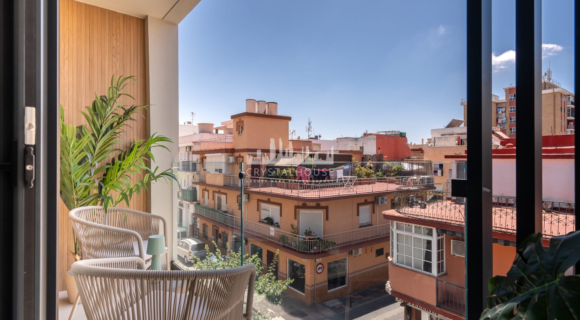 Contemporary 2-Bedroom Apartment with Balcony in Las Lagunas, Fuengirola