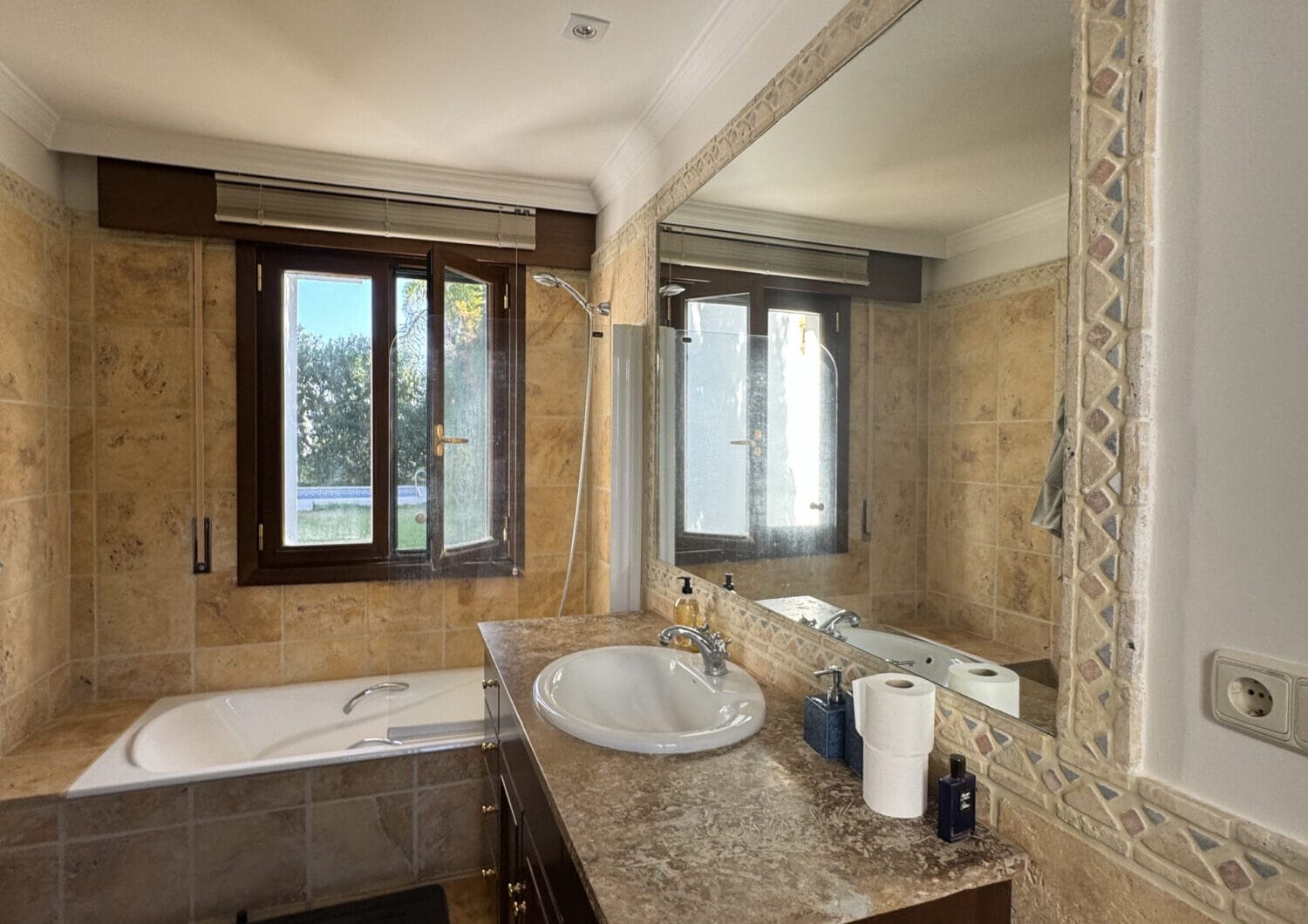 Villa for long term rental in  Los Flamingos Benahavis