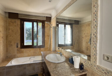 Villa for long term rental in  Los Flamingos Benahavis