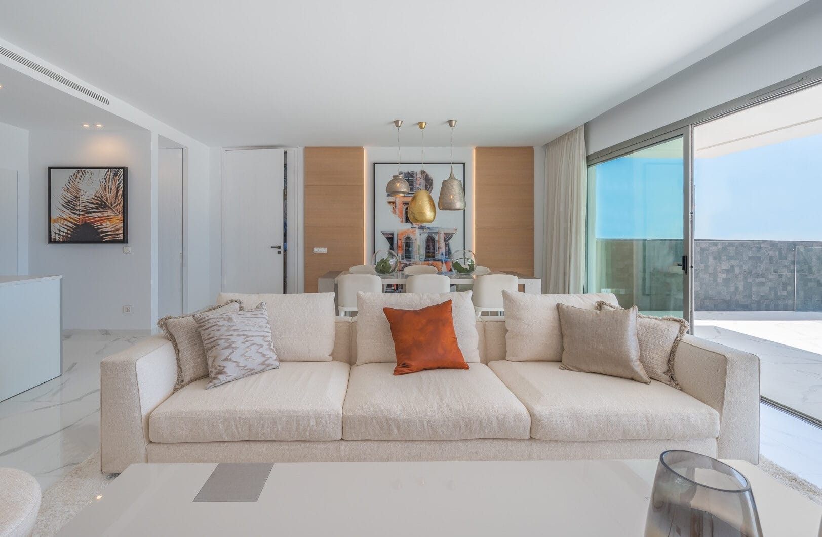 Stunning corner middle floor apartment with panoramic golf &amp; sea views