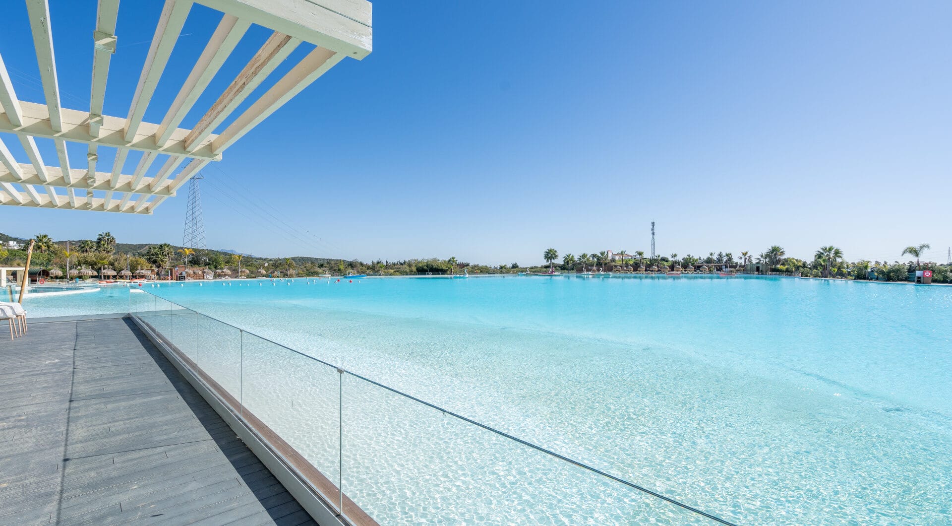 Beautiful new renovated apartment with a large garden in Alcazaba Lagoon
