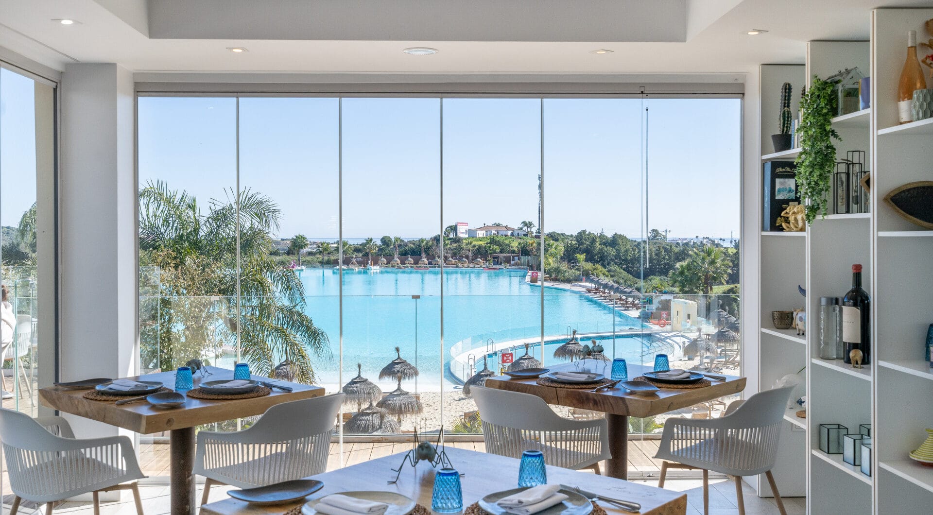 Beautiful new renovated apartment with a large garden in Alcazaba Lagoon