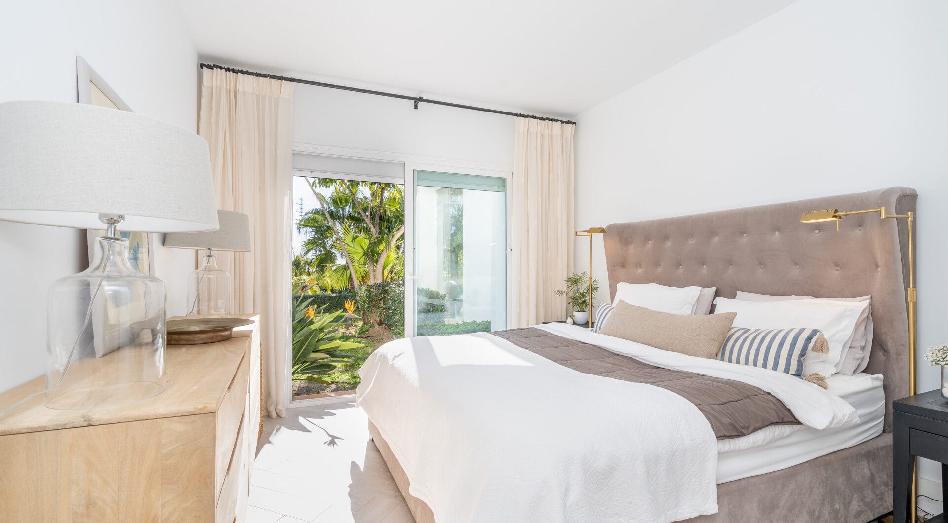 Beautiful new renovated apartment with a large garden in Alcazaba Lagoon