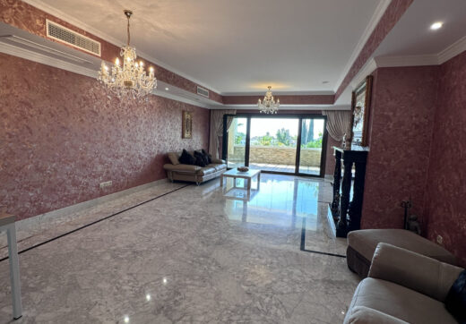 Apartment for sale in Marbella Golden Mile, Marbella