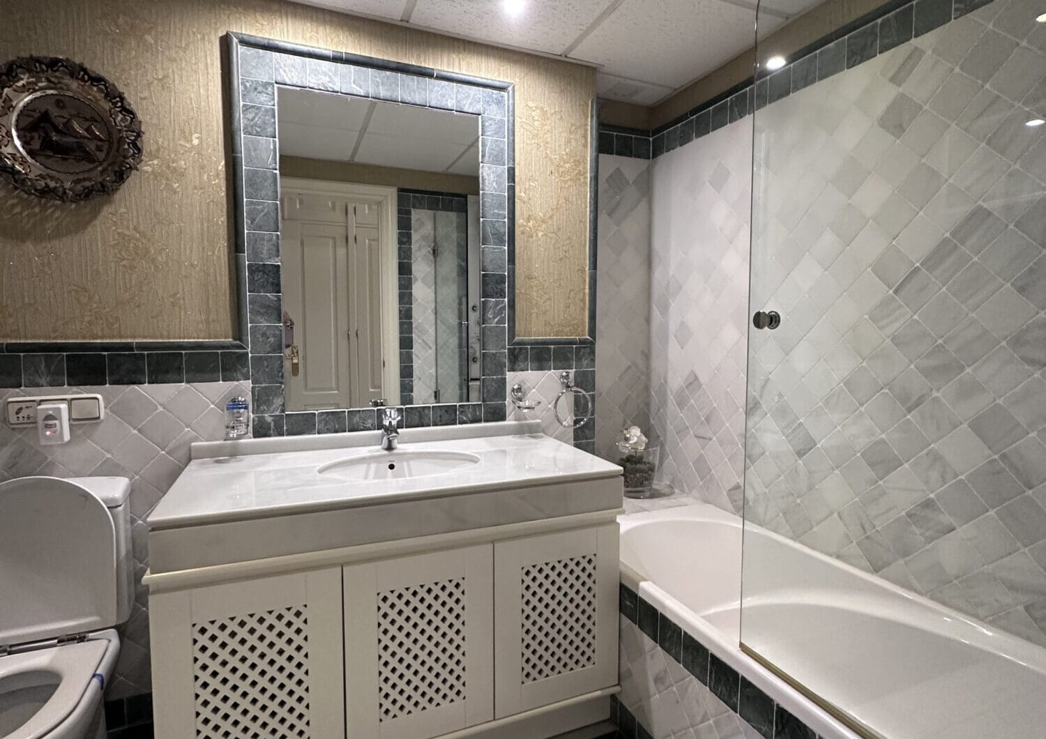 Apartment for sale in Marbella Golden Mile, Marbella