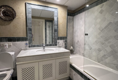 Apartment for sale in Marbella Golden Mile, Marbella