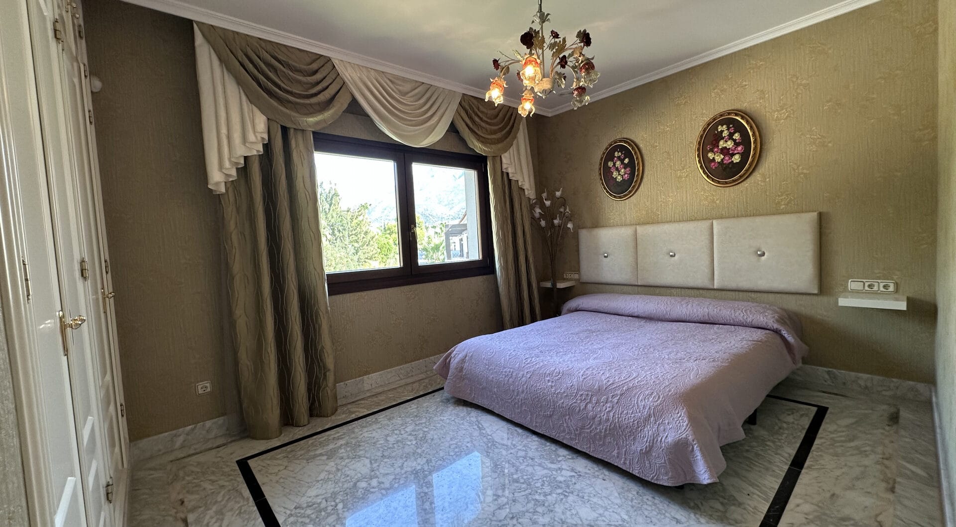 Apartment for sale in Marbella Golden Mile, Marbella