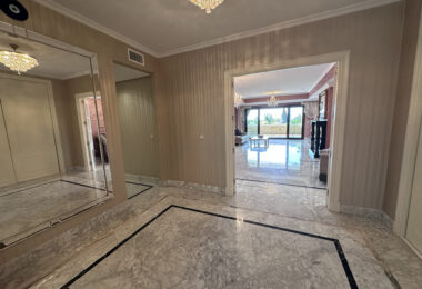 Apartment for sale in Marbella Golden Mile, Marbella