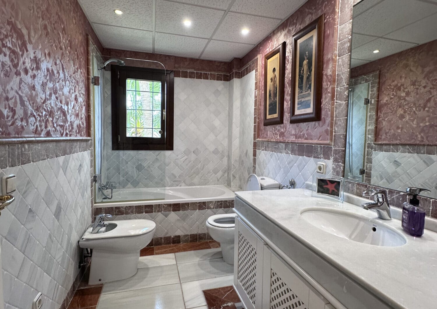 Apartment for sale in Marbella Golden Mile, Marbella