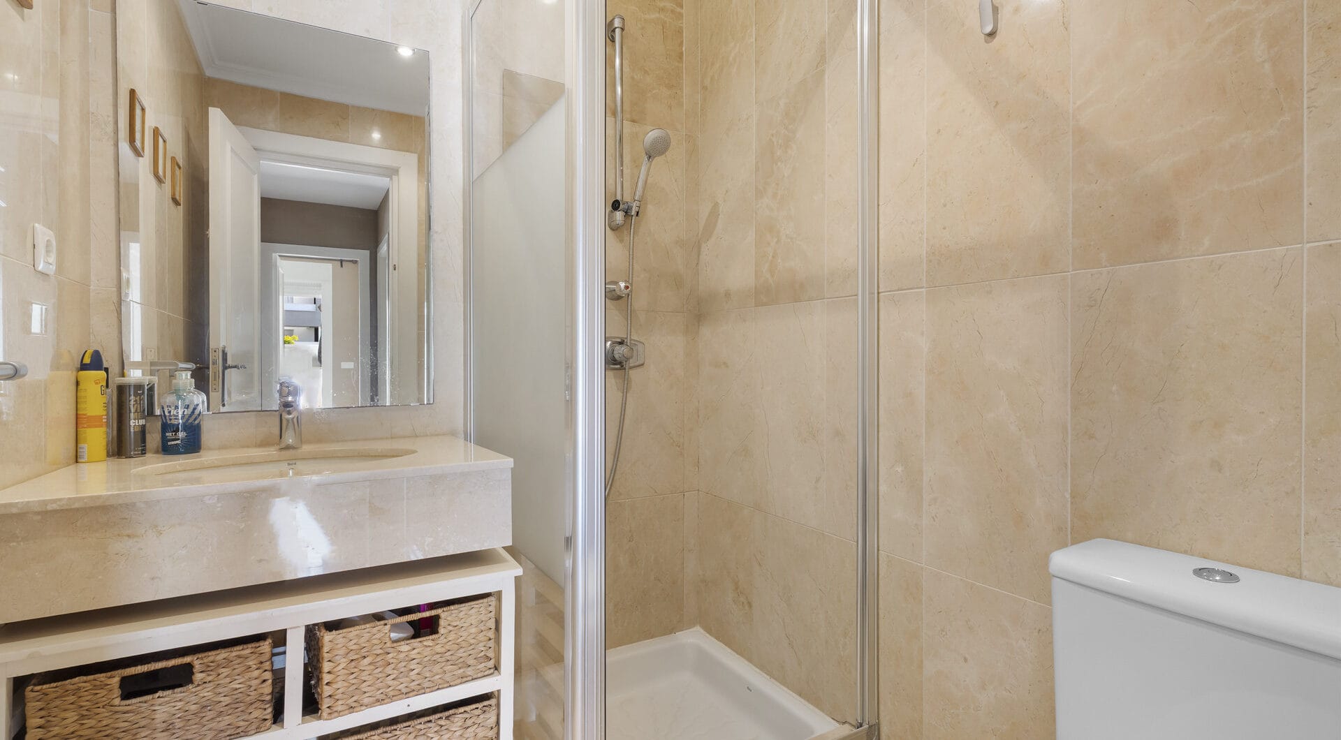 Spacious 3 bedroom apartment – Nueva Andalucía, just steps from Puerto Banus
