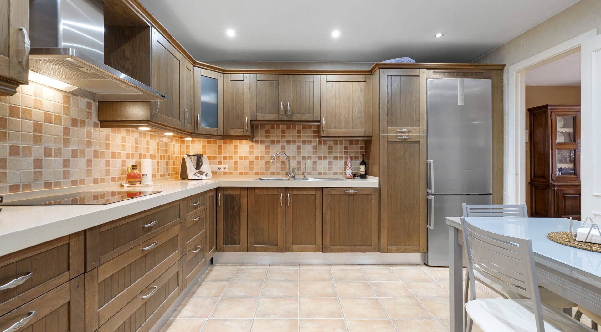 Spacious 3 bedroom apartment – Nueva Andalucía, just steps from Puerto Banus