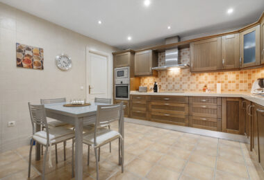 Spacious 3 bedroom apartment – Nueva Andalucía, just steps from Puerto Banus