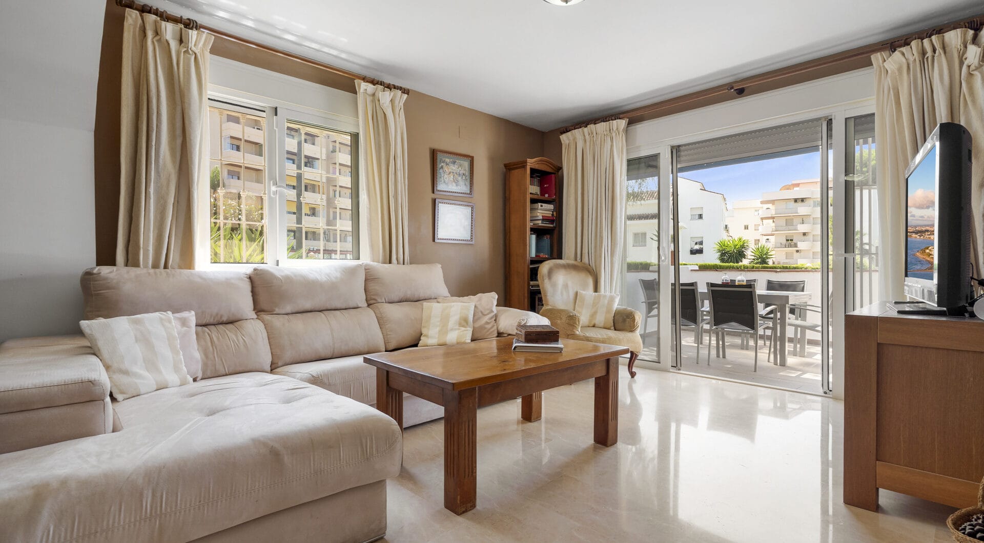 Spacious 3 bedroom apartment – Nueva Andalucía, just steps from Puerto Banus