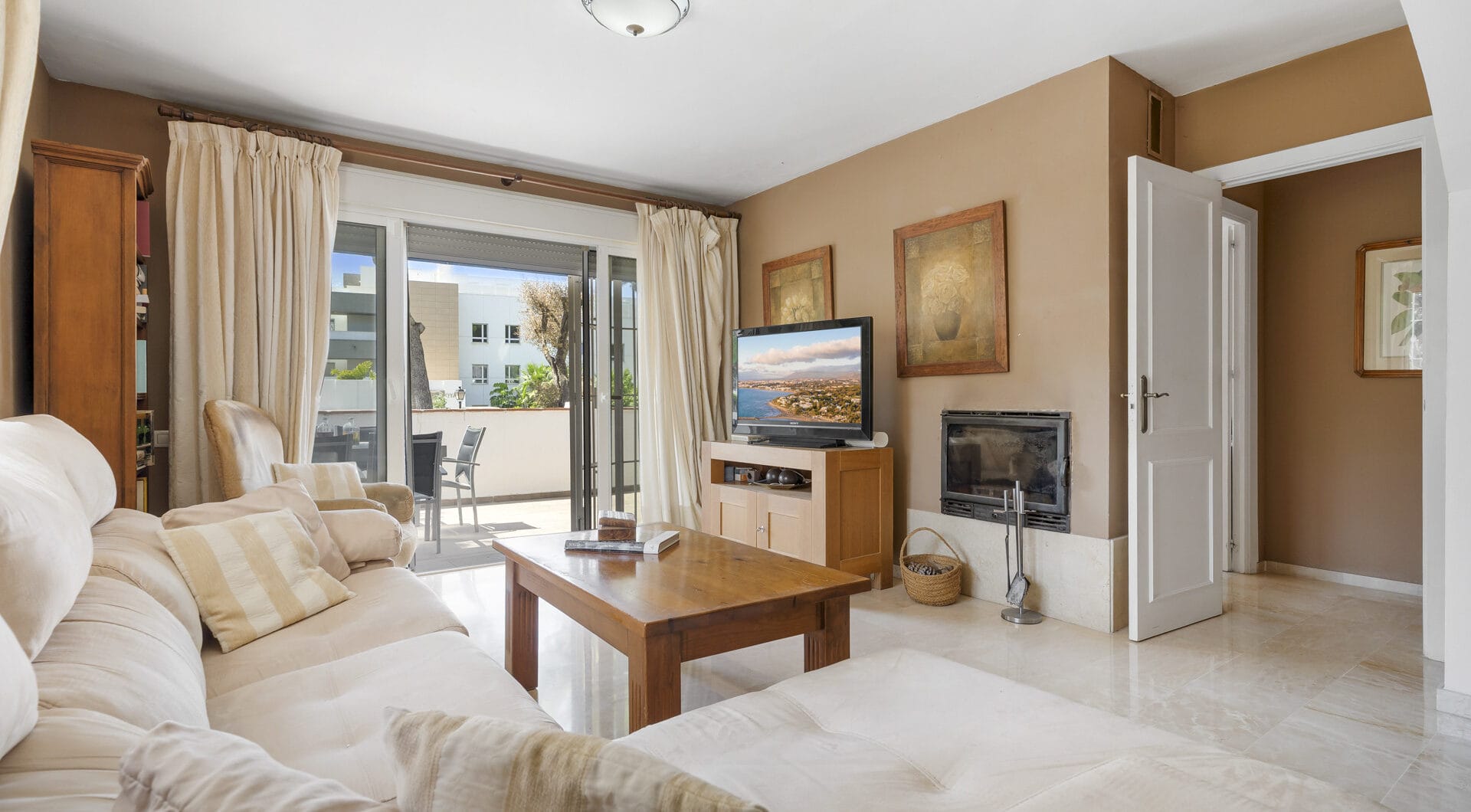 Spacious 3 bedroom apartment – Nueva Andalucía, just steps from Puerto Banus