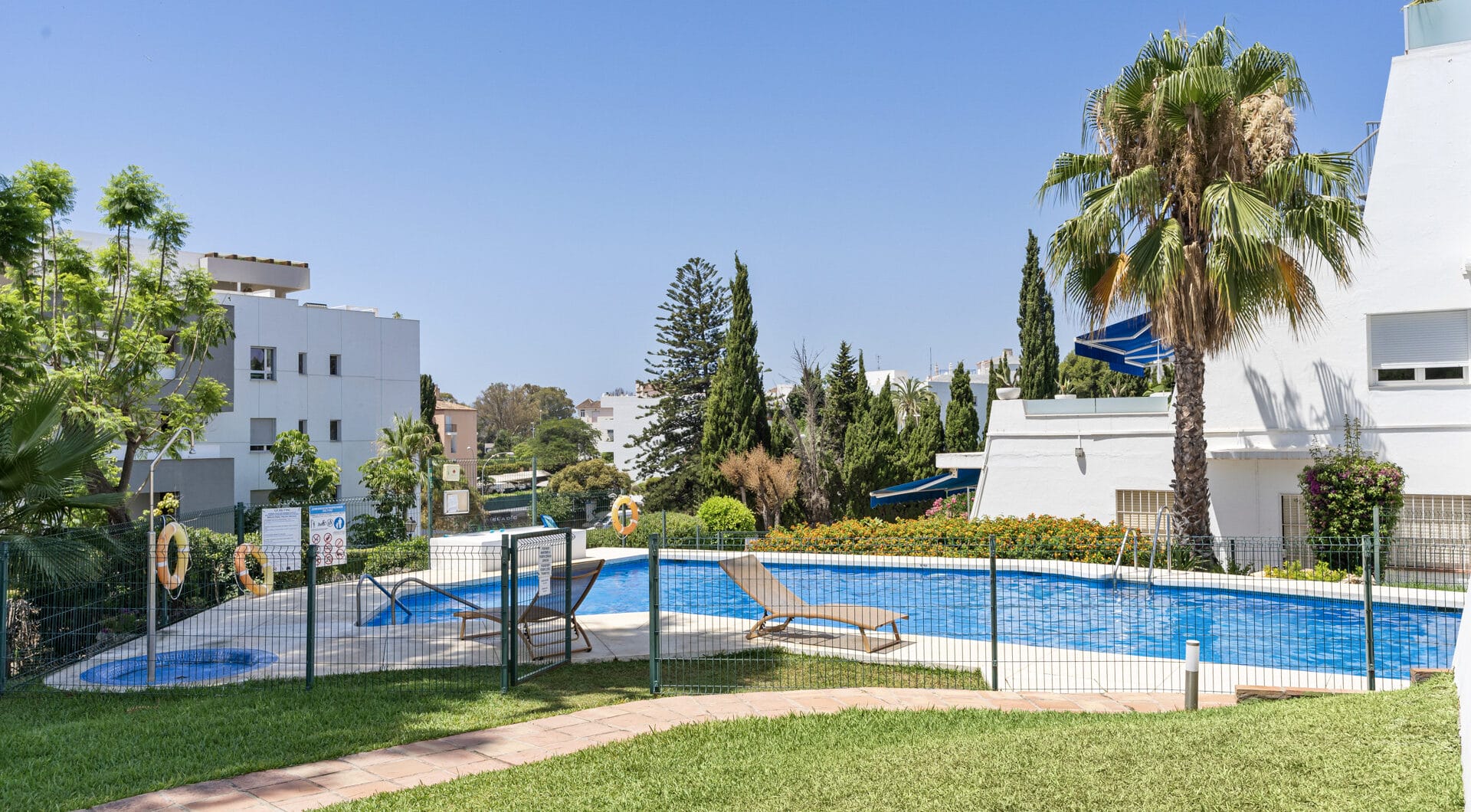 Spacious 3 bedroom apartment – Nueva Andalucía, just steps from Puerto Banus