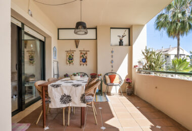 Large first floor apartment in Guadalcántara, San Pedro de Alcántara