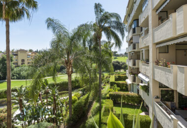 Large first floor apartment in Guadalcántara, San Pedro de Alcántara