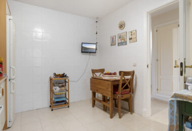 Large first floor apartment in Guadalcántara, San Pedro de Alcántara