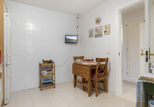Large first floor apartment in Guadalcántara, San Pedro de Alcántara