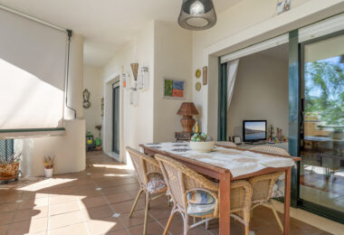Large first floor apartment in Guadalcántara, San Pedro de Alcántara