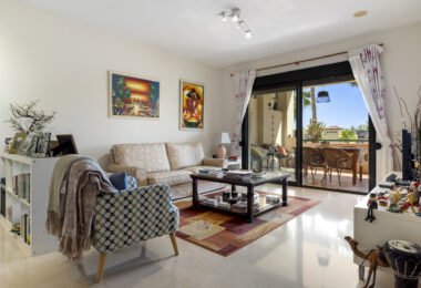 Large first floor apartment in Guadalcántara, San Pedro de Alcántara