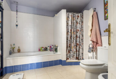 Large first floor apartment in Guadalcántara, San Pedro de Alcántara