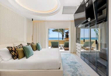 Exclusive renovated beachfront apartment – Rio Real Marbella