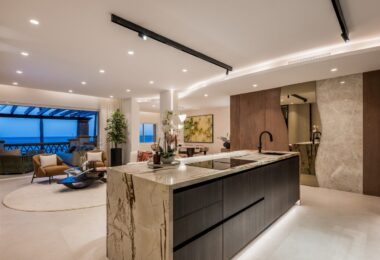 Exclusive renovated beachfront apartment – Rio Real Marbella