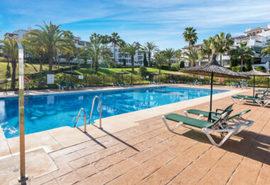 Bright 2 bedroom apartment with private terrace in Selwo