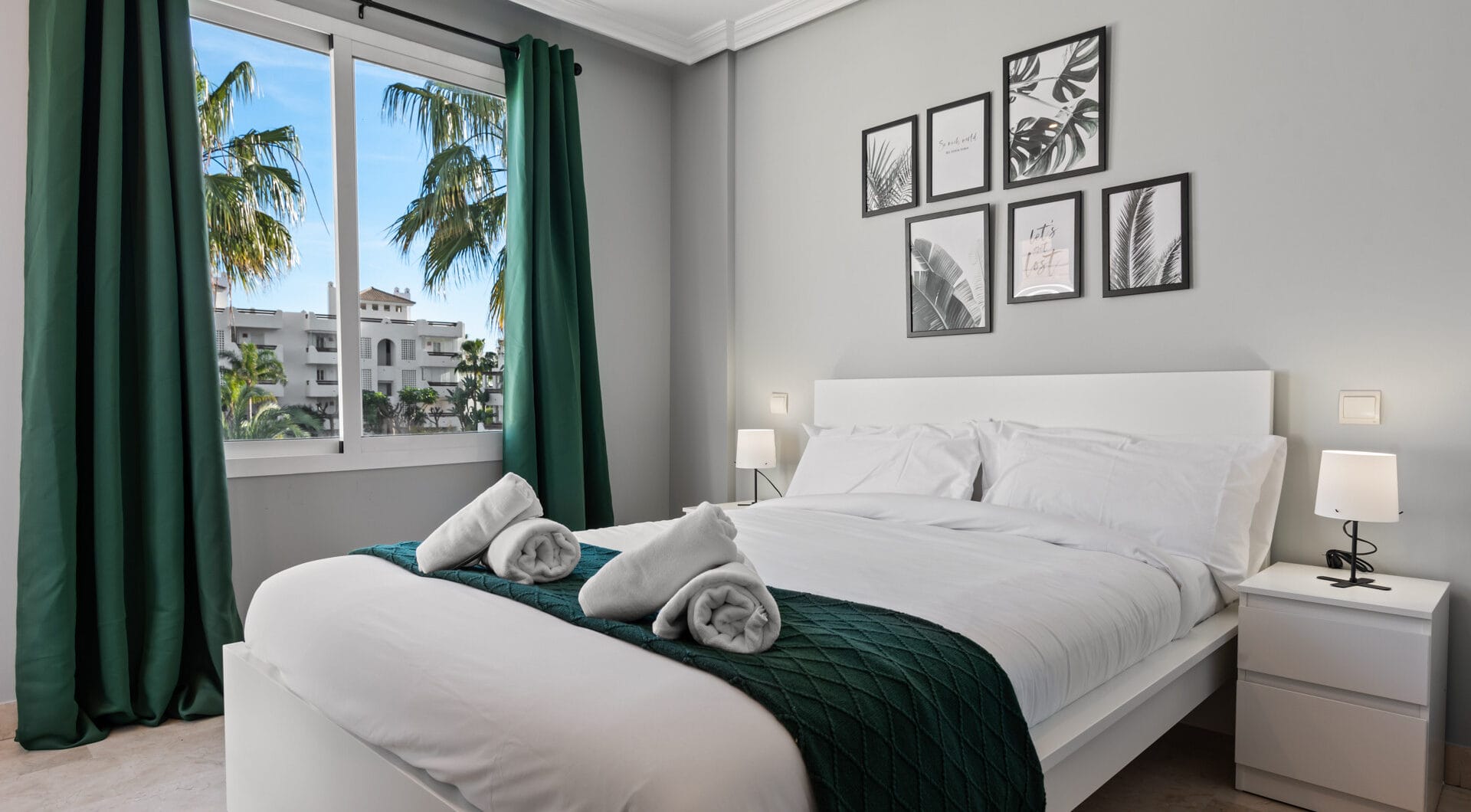 Bright 2 bedroom apartment with private terrace in Selwo