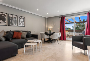 Bright 2 bedroom apartment with private terrace in Selwo