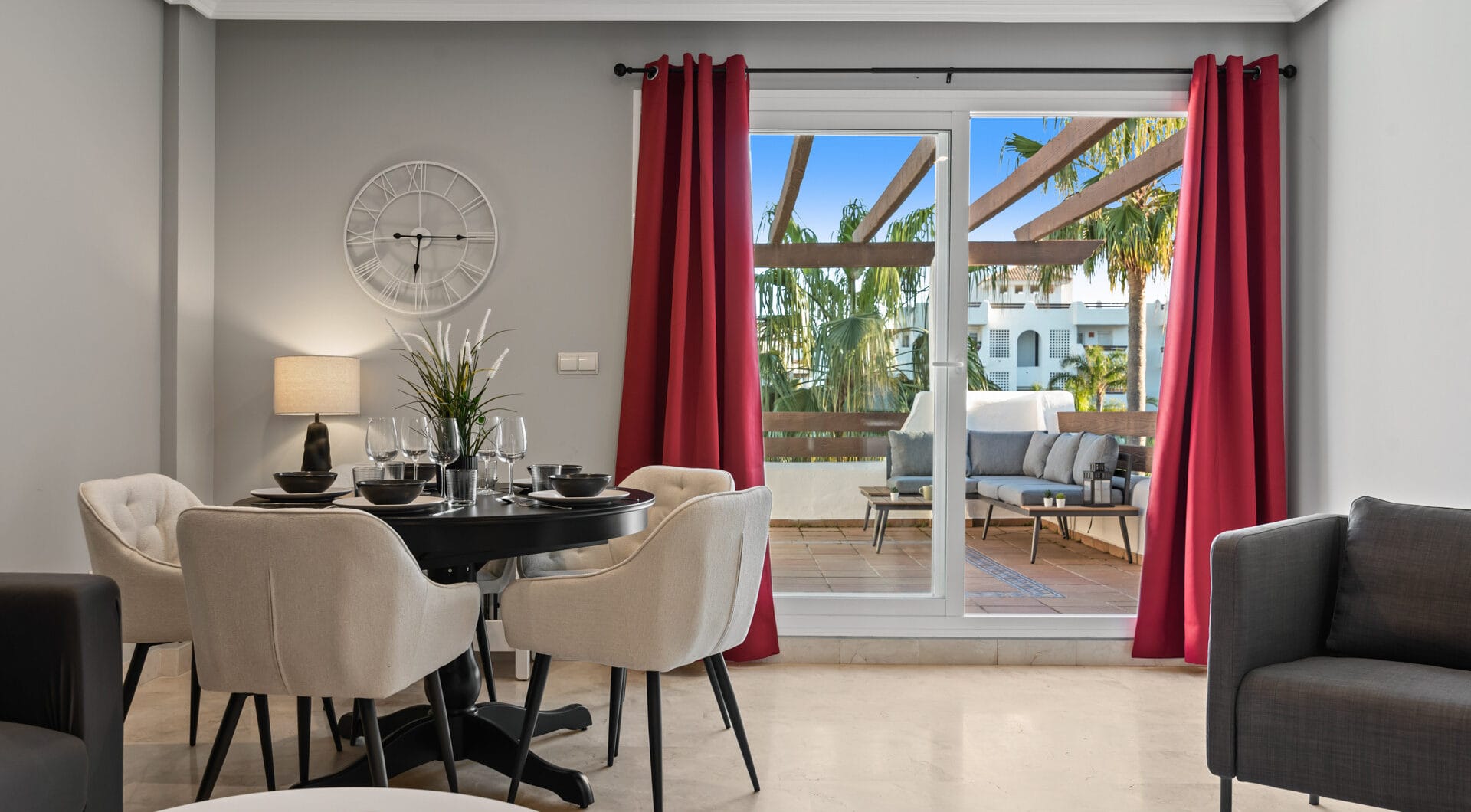 Bright 2 bedroom apartment with private terrace in Selwo