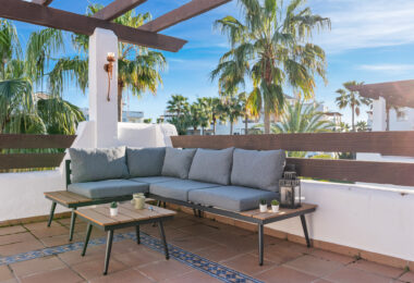 Bright 2 bedroom apartment with private terrace in Selwo
