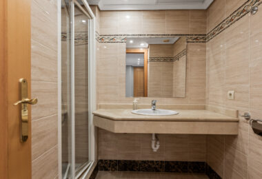 Bright 2 bedroom apartment with private terrace in Selwo