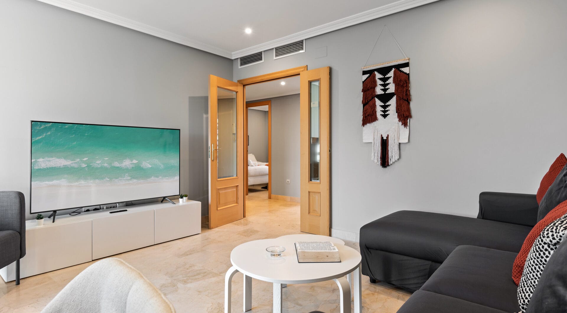 Bright 2 bedroom apartment with private terrace in Selwo