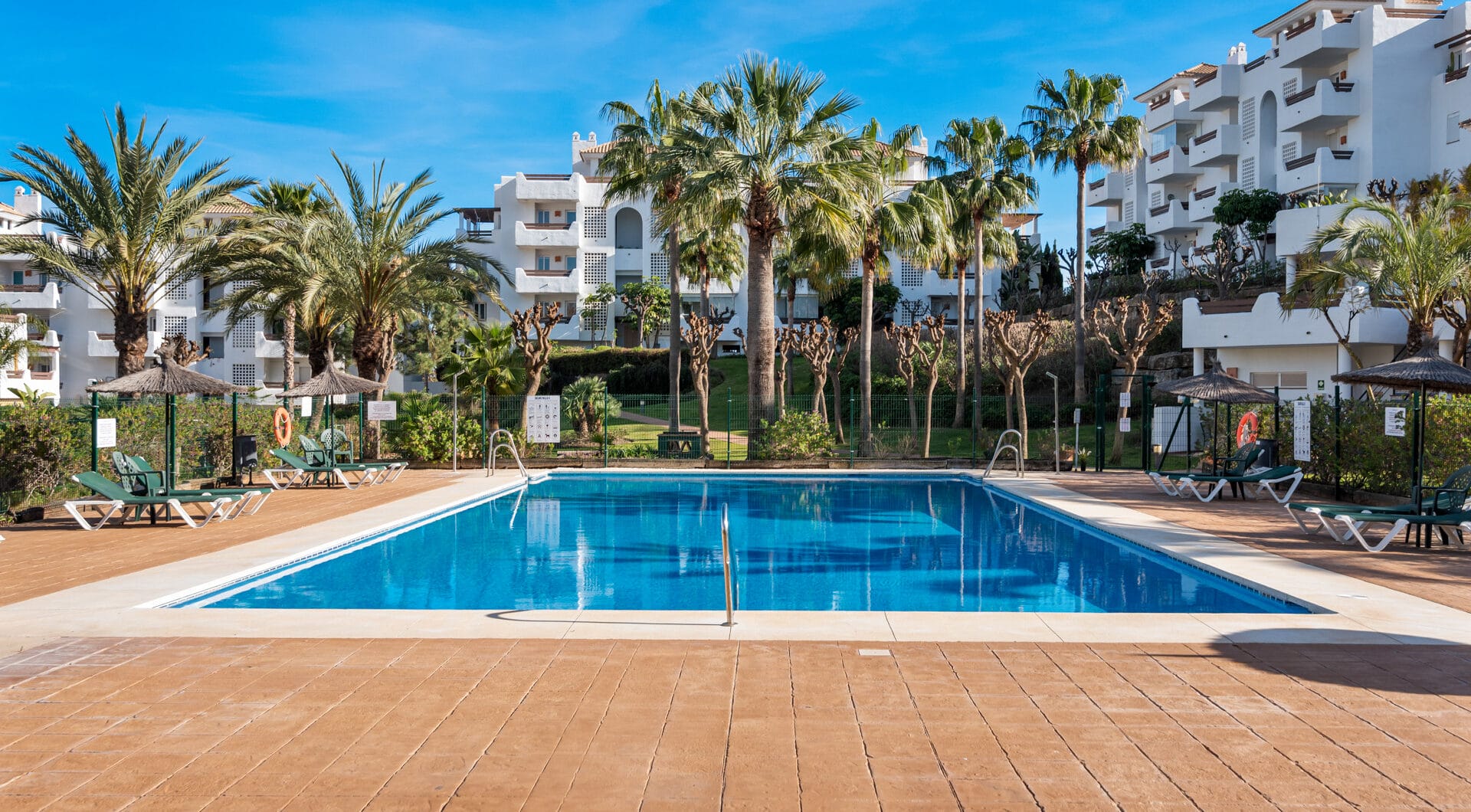 Bright 2 bedroom apartment with private terrace in Selwo