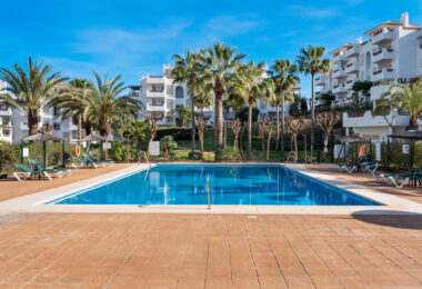 Bright 2 bedroom apartment with private terrace in Selwo