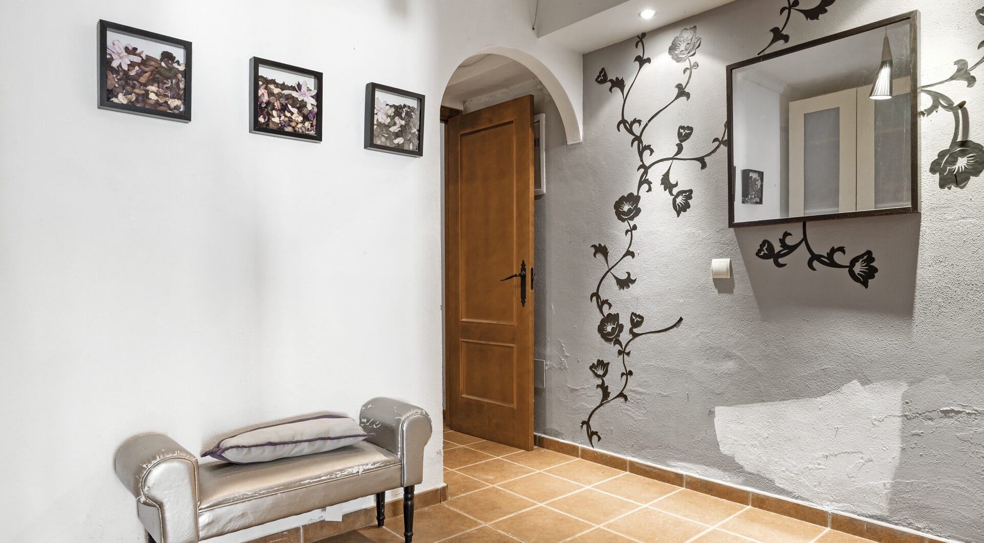 Large 6 Bedroom Villa with Sea and Mountain Views in Estepona