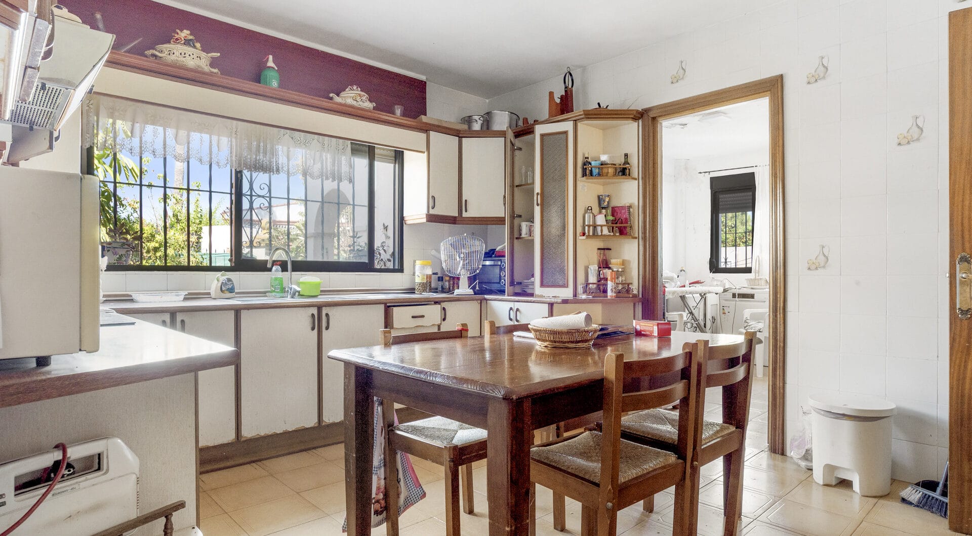 Large 6 Bedroom Villa with Sea and Mountain Views in Estepona