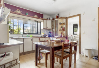Large 6 Bedroom Villa with Sea and Mountain Views in Estepona