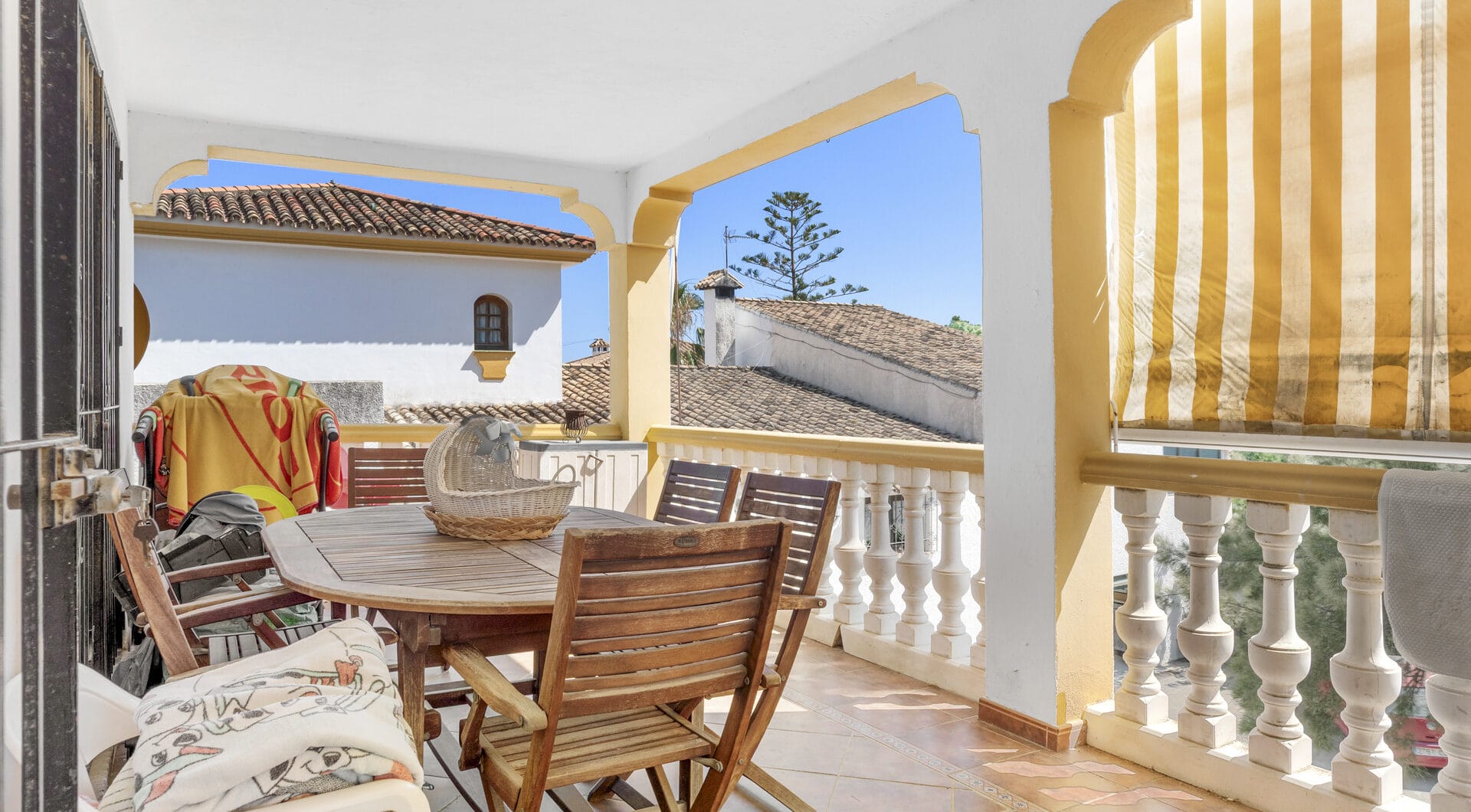 Large 6 Bedroom Villa with Sea and Mountain Views in Estepona