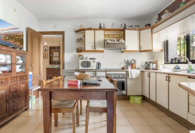 Large 6 Bedroom Villa with Sea and Mountain Views in Estepona