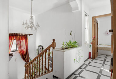 Large 6 Bedroom Villa with Sea and Mountain Views in Estepona