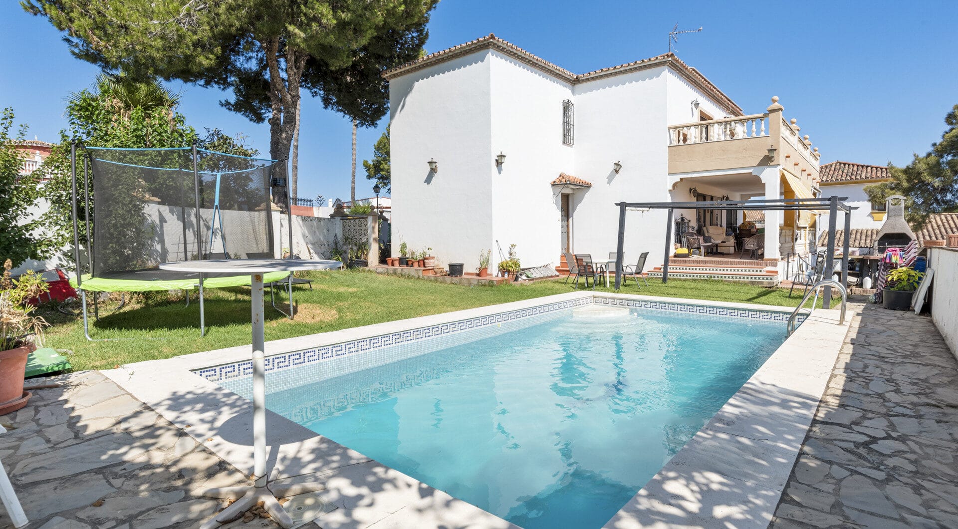 Large 6 Bedroom Villa with Sea and Mountain Views in Estepona