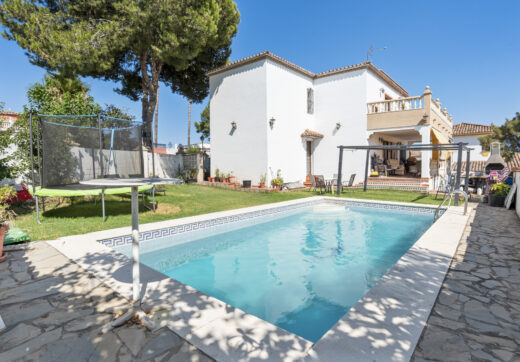 Large 6 Bedroom Villa with Sea and Mountain Views in Estepona