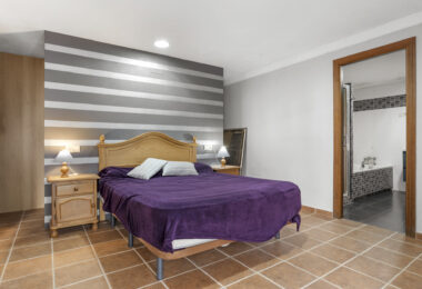 Large 6 Bedroom Villa with Sea and Mountain Views in Estepona