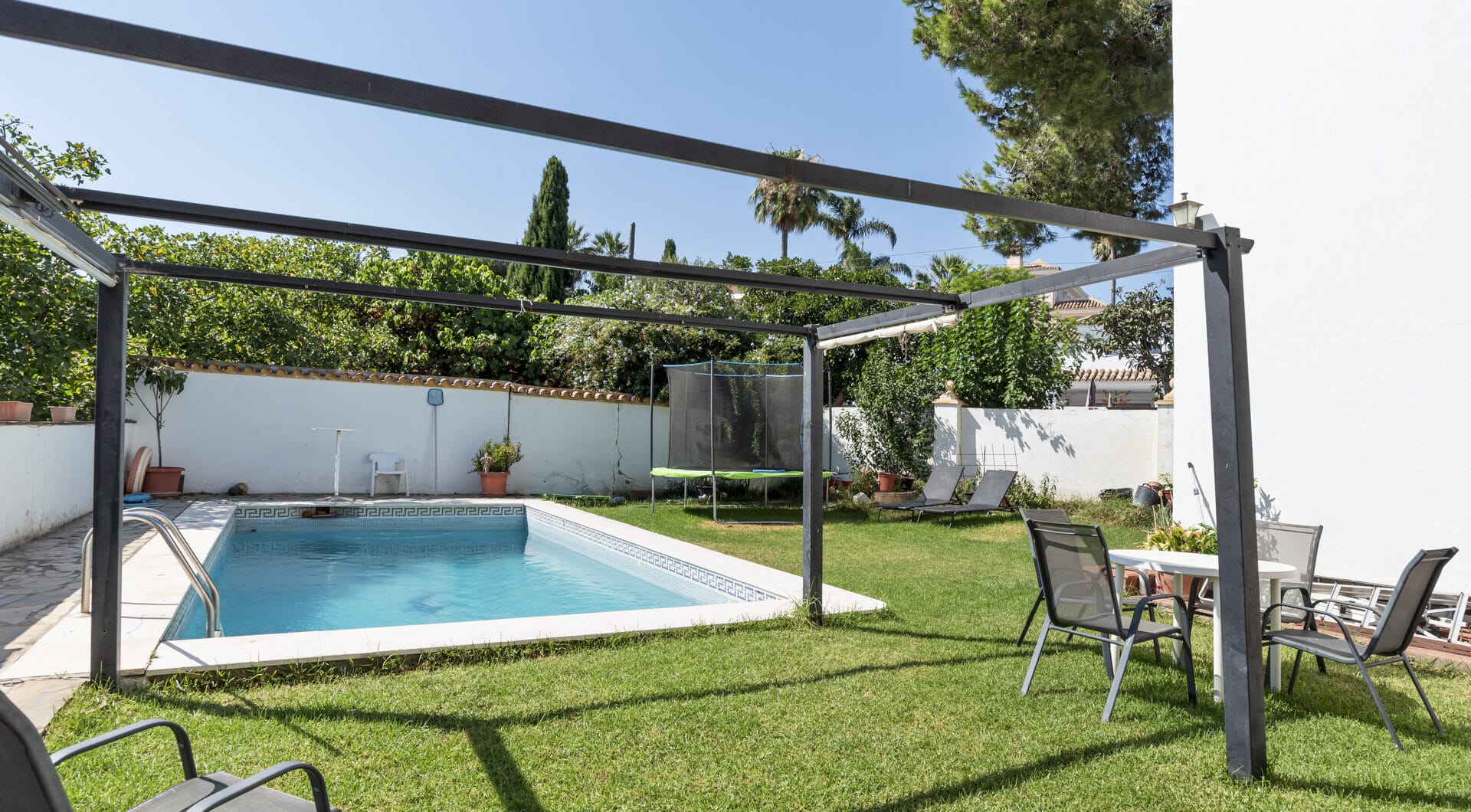 Large 6 Bedroom Villa with Sea and Mountain Views in Estepona